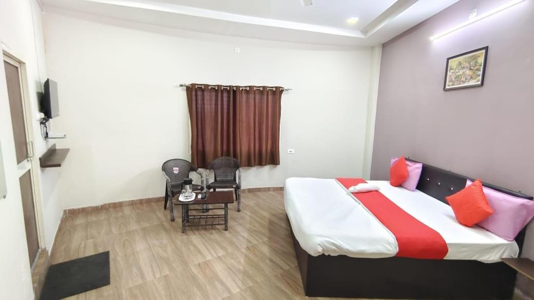 Hotel Shivanjali Palace Ujjain Bagian luar foto