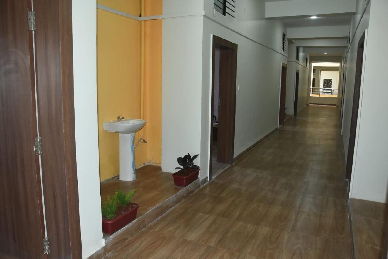 Hotel Shivanjali Palace Ujjain Bagian luar foto