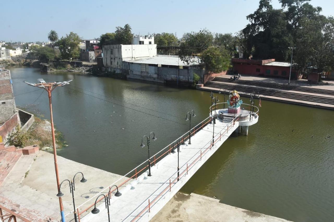 Hotel Shivanjali Palace Ujjain Bagian luar foto