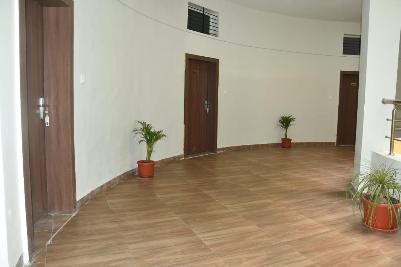 Hotel Shivanjali Palace Ujjain Bagian luar foto